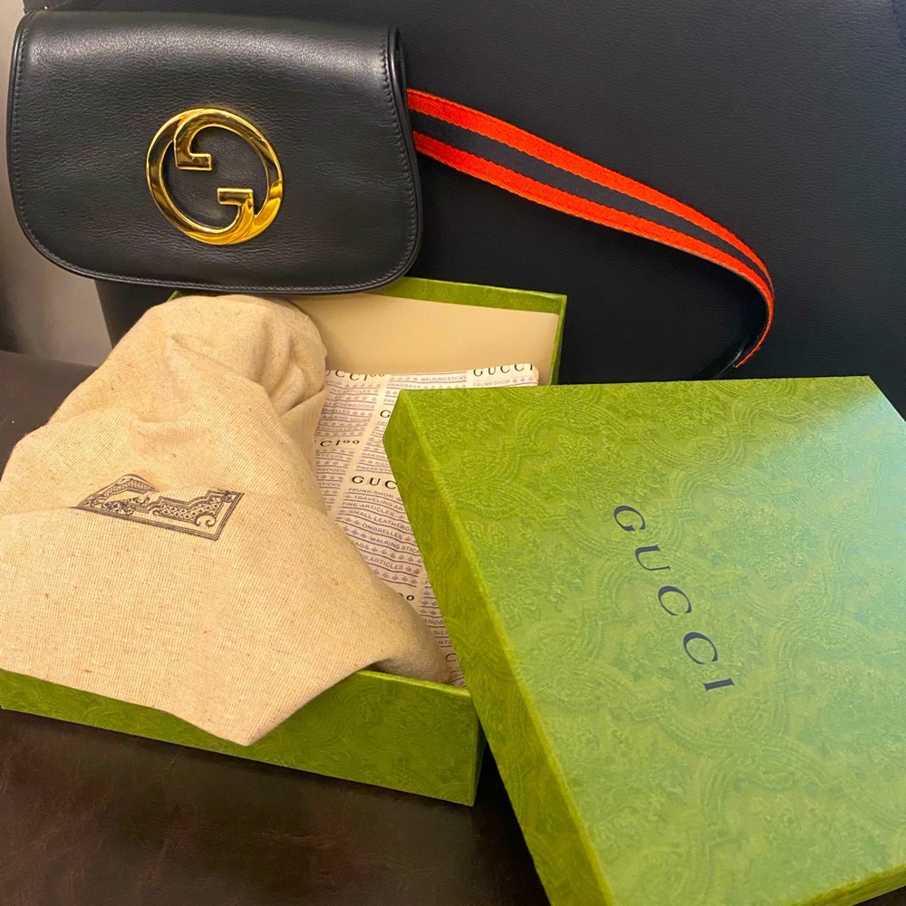 2022 GUCCI black with gold hardware belt bag /with red and blue Belt